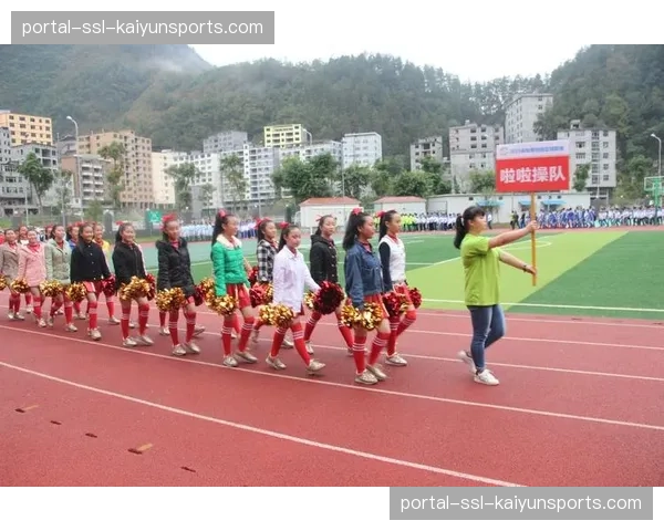 “足球效率分析”进入校园，科隆俱乐部与多所中学展开数据科普合作