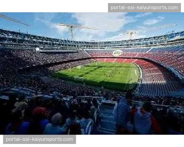 诺坎普球场确认将开放全部座位,迎接与拜仁的欧冠关键战 诺坎普球场确认将开放全部座位,迎接与拜仁的欧冠关键战