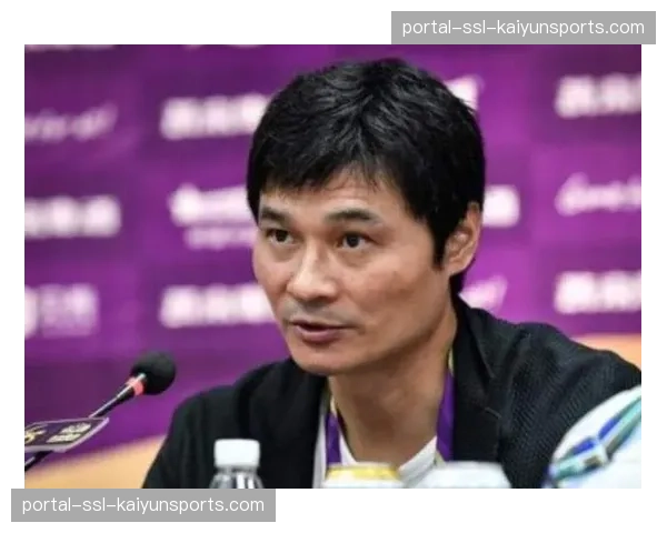 前国脚、深圳队教练李毅受邀加入河南队教练组,负责前锋训练 前国脚、深圳队教练李毅受邀加入河南队教练组,负责前锋训练